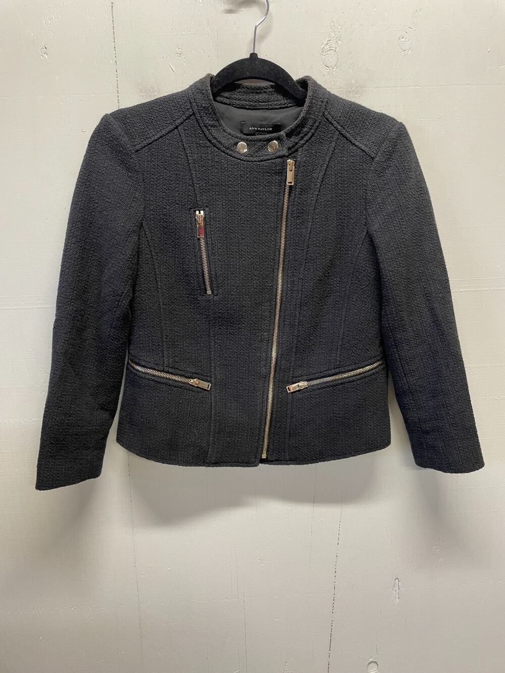 Ann Taylor Women's Black Textured Tweed Moto Jacket Gold Zippers Size 4 Blazer